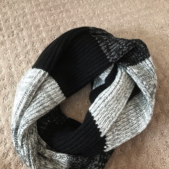 infinity scarf - Picture 1 of 2